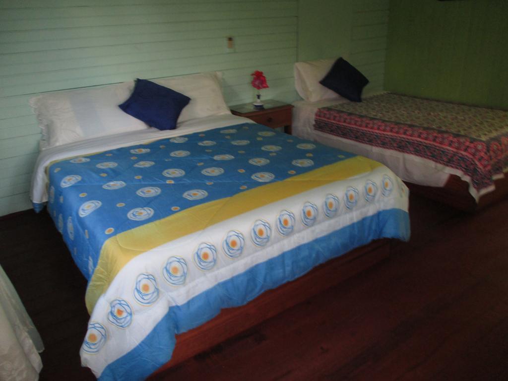 Hotel Flemming Tree Providencia Island Kültér fotó