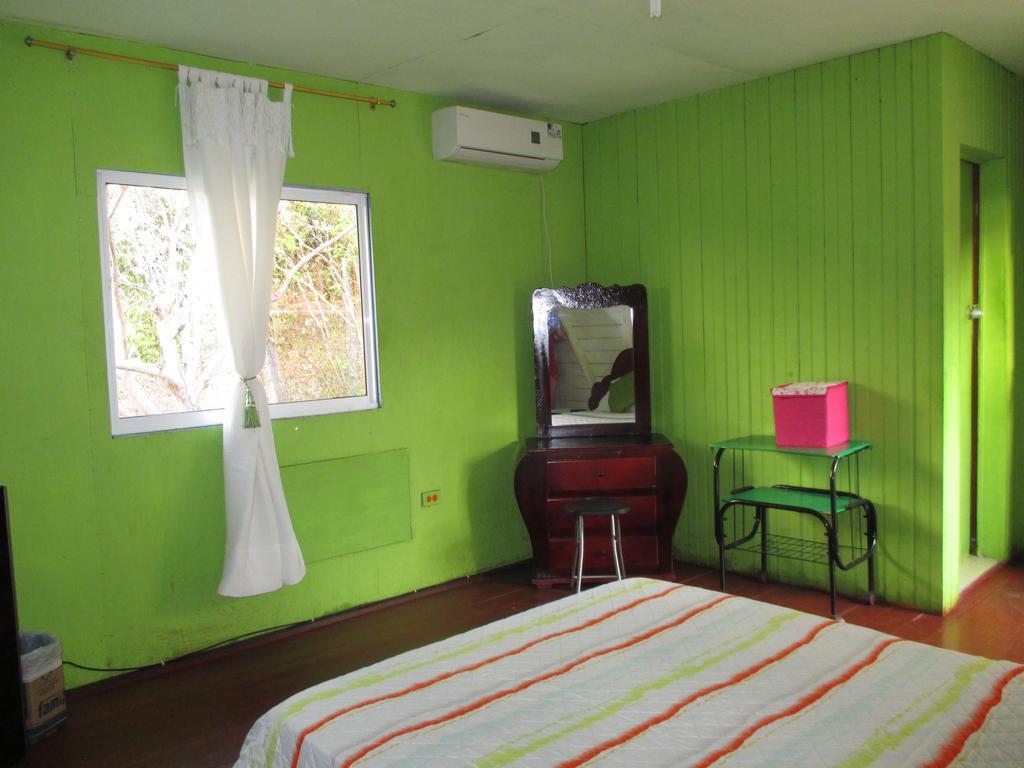 Hotel Flemming Tree Providencia Island Kültér fotó