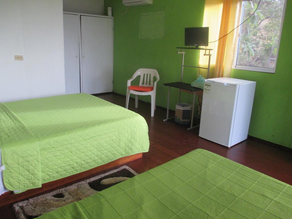 Hotel Flemming Tree Providencia Island Kültér fotó