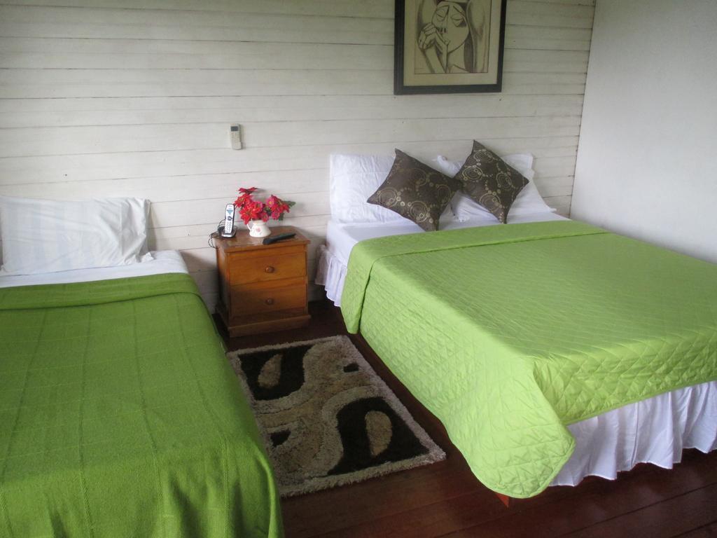 Hotel Flemming Tree Providencia Island Kültér fotó