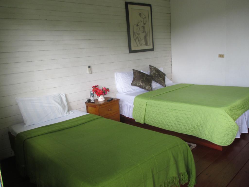 Hotel Flemming Tree Providencia Island Kültér fotó