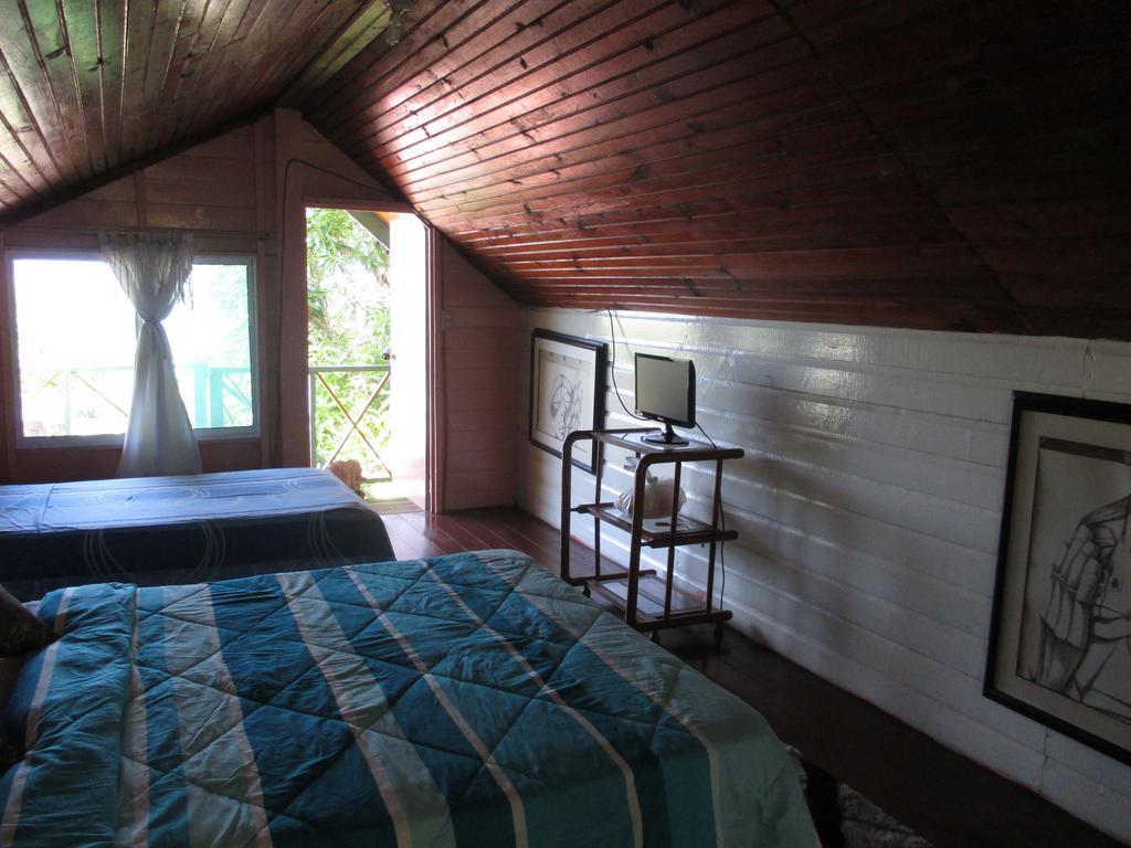 Hotel Flemming Tree Providencia Island Kültér fotó