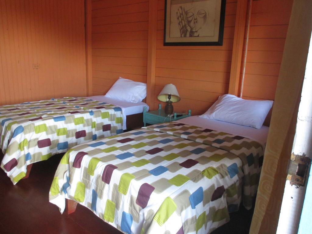Hotel Flemming Tree Providencia Island Kültér fotó