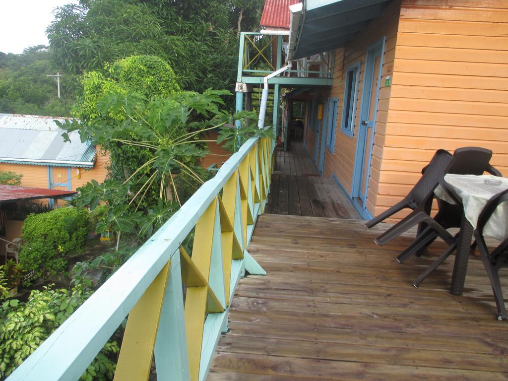 Hotel Flemming Tree Providencia Island Kültér fotó